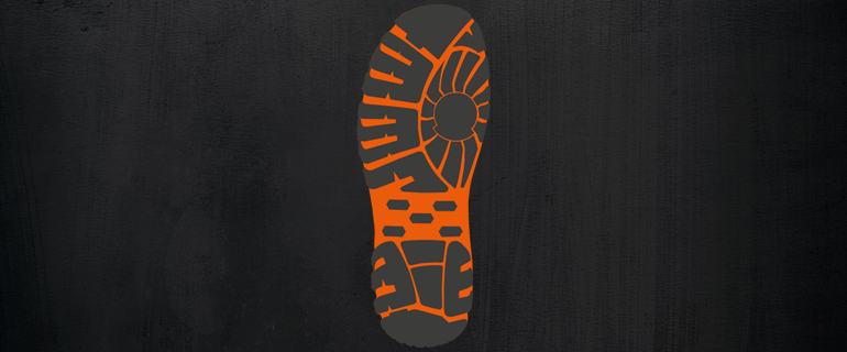 Striées pour évacuer la terre et les débris